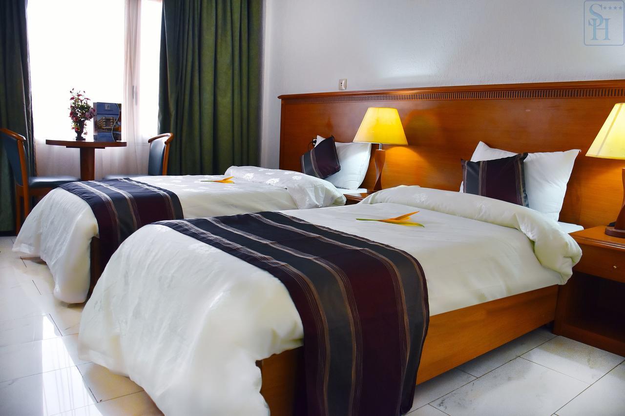 Hotel Splendid واغادوغو المظهر الخارجي الصورة