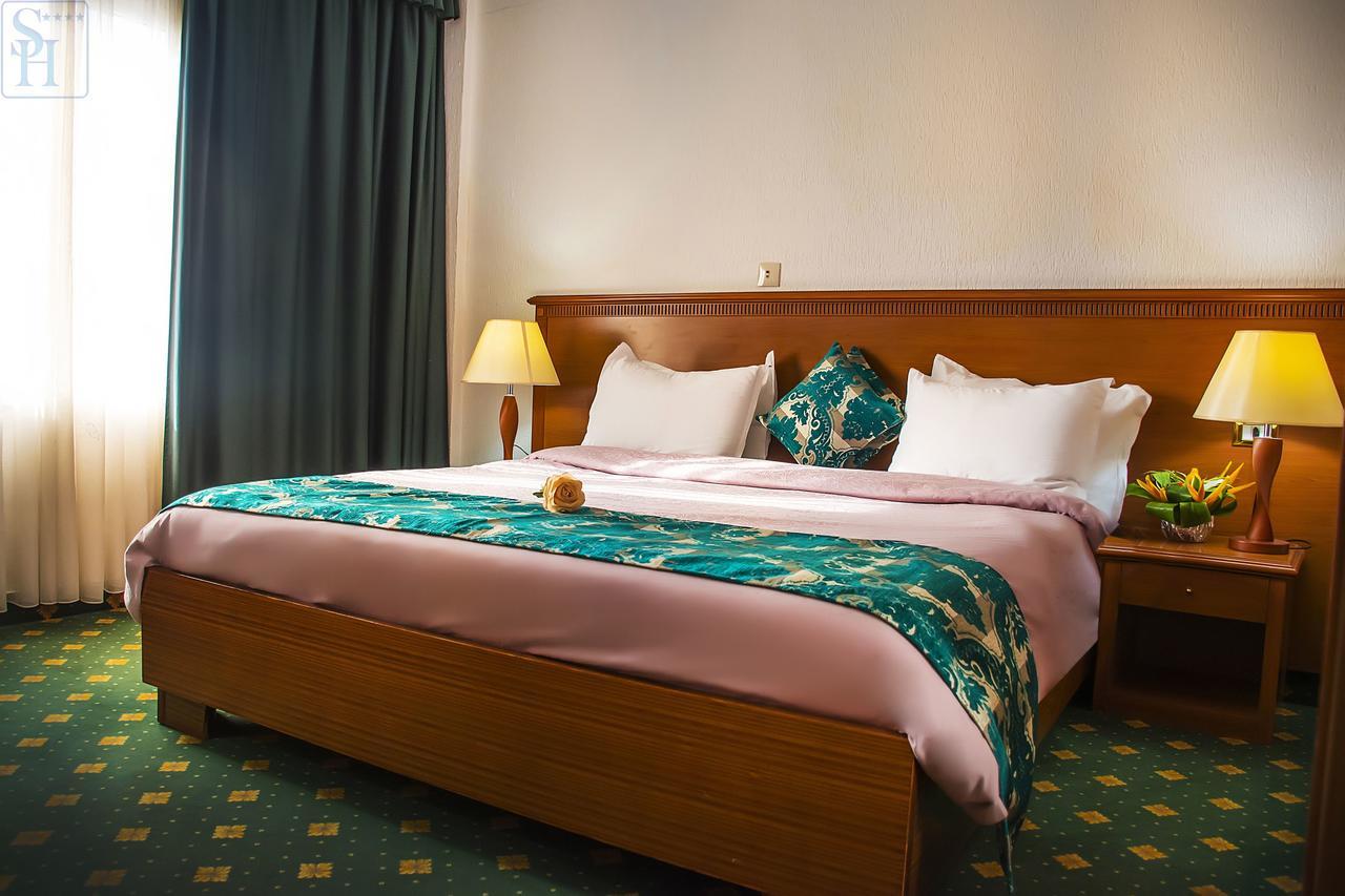 Hotel Splendid واغادوغو المظهر الخارجي الصورة