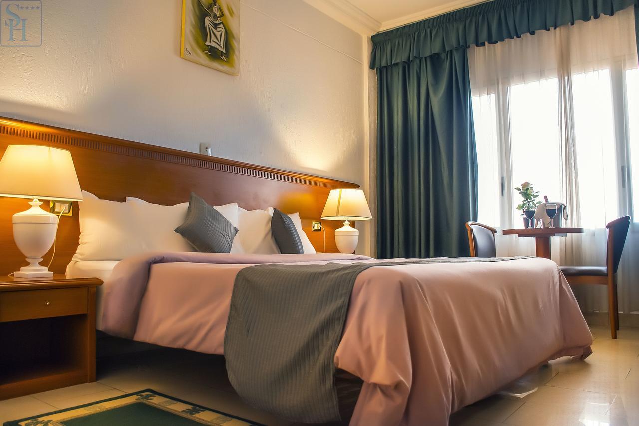 Hotel Splendid واغادوغو المظهر الخارجي الصورة